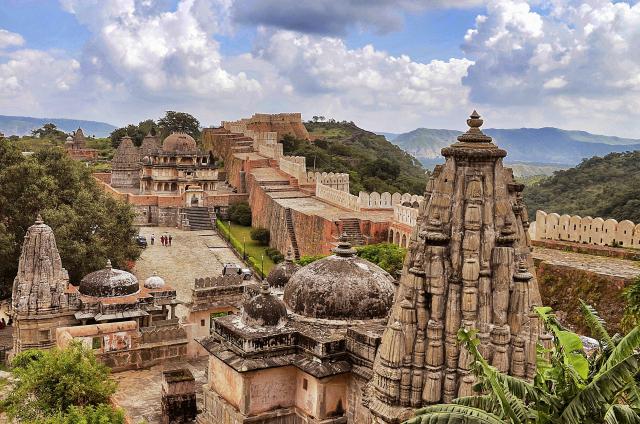 kumbhalgarh-fort-temples