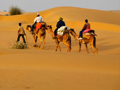 Taxi Service in Udaipur to Jaisalmer