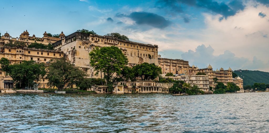 One Day Udaipur Tour Package with Udaipur Taxi Service | Udaipur Day ...